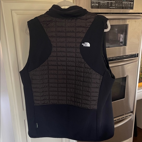 The North Face black mixed media vest - Picture 4 of 11